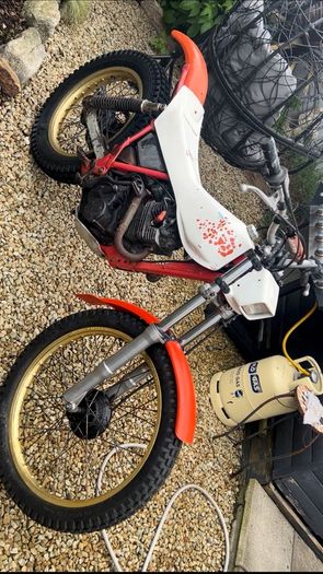Aprilia RSV1000/ Rv60