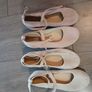4 pair of shoes Image 7