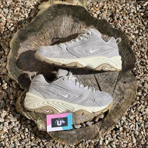 Premium Vintage Nike Grey Suede Cream