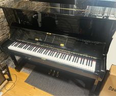 Piano Yamaha U1