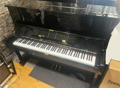 Piano Yamaha U1