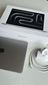 Apple MacBook Pro 13" 2018 - Touch Bar - 16GB RAM - 256GB SSD - Space Grey