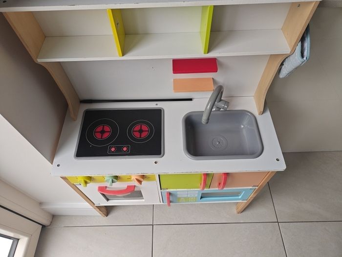 Play kitchen
