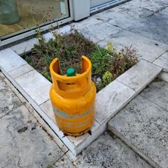 Calor Gas Cylinder ( Small one 6kg) mostly full