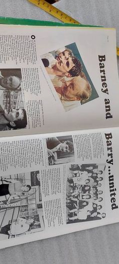 2 x boxing programmes,, Barry mcguigan fight 15th February 1986  R.D.S dublin ,and Steve Collins fight,9 September 1995 Cork, , 2 x irish boxing champions,,2 x legends of irish boxing...