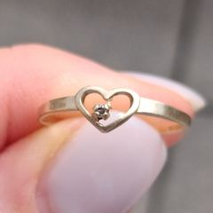 Yellow 9ct gold love heart ring with diamond size I