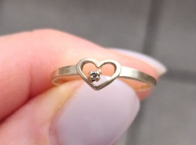 Yellow 9ct gold love heart ring with diamond size I