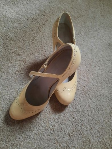 Thomas Patrick cream high heel mary janes
