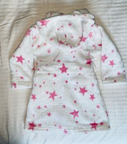 Soft white dressing gown with pit stars
