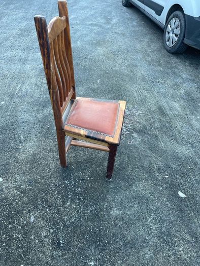 Collection of 8 Chairs