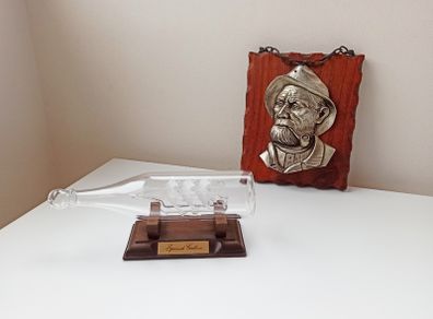 Nautical decor / Vintage glass ship in a glass bottle Spanish Galleon + 3D captain plaque