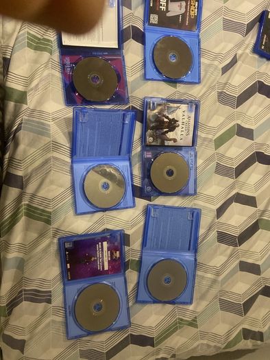 Have a few og and new games there going cheap all good condition works perfect mw3 assassin's creed Valhalla terraria spider-Man Miles Morales Nickelodeon car racers marvel vs capcom 10 per game