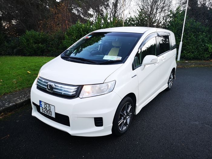 Honda freed spike hybrid