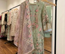 Indian Pakistani shalwar qameez