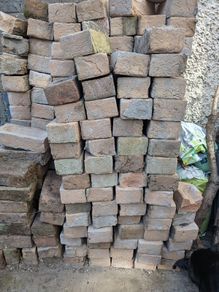 Red  bricks - free - approx. 200