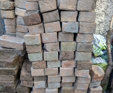 Red  bricks - free - approx. 200