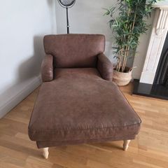 Luxurious: Modern Soft Brown Leather Chaise Longue