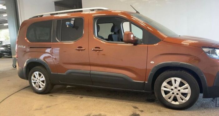 Peugeot Rifter taxi spec WAV, 6 seater LWB