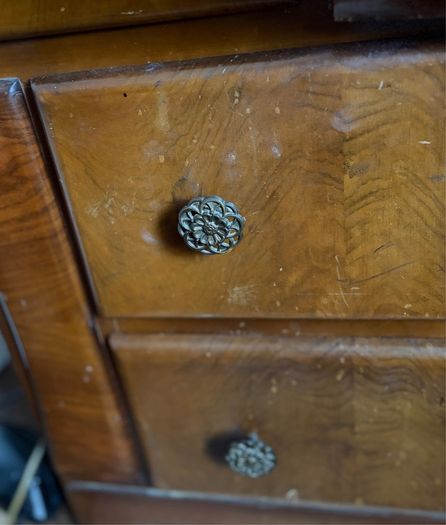 Five-drawer wooden dressing table,