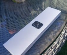iWatch Series 6 40mm face, not with strap, D18 post 8e