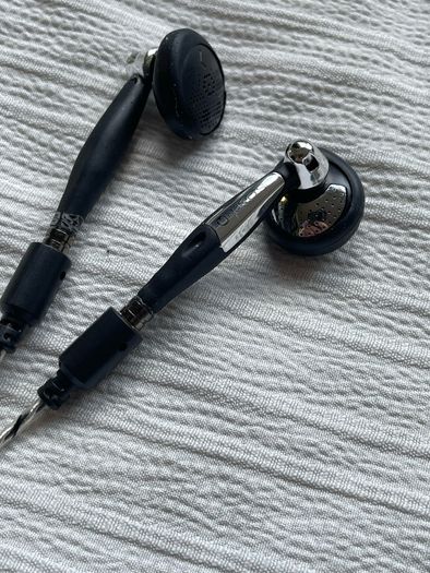 1995 Sony E888 flagship earbud