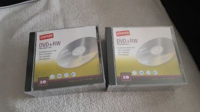 Staples DVD+RW discs in jewel cases - 5 discs per pack