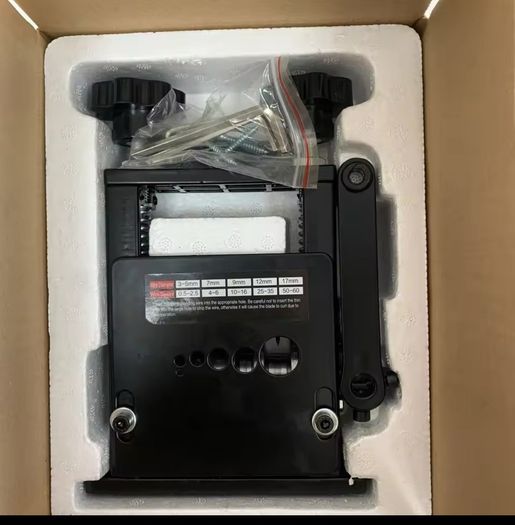 Manual Wire Stripping Machine with 6 Channels & 5 Blades Portable Aluminum Frame Wire Peeler for Scrap Copper Recycling 1-17mm