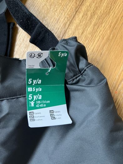 BNWT - Warm and Waterproof Ski Trousers - Decathlon (5yr)