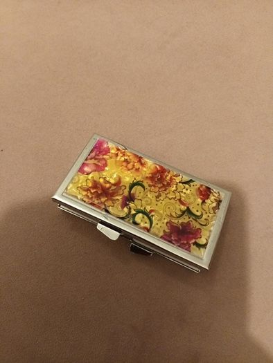 Mirrored 7 day pill box