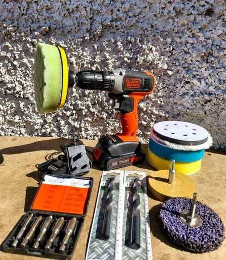 Black+Decker 18V Cordless Drill. Complete Tool & Polishing Set