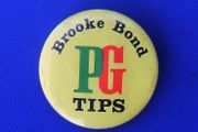 BROOKE BOND PG TIPS (teabags) - a promotional button badge (c.1980)