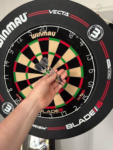 Winmau Blade 6 Darts Setup Complete Bundle