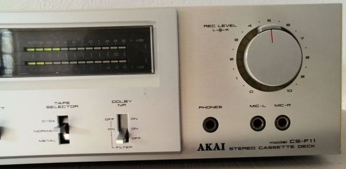From 1982  Akai - CS-F11 Audio-cassette deck, working good.