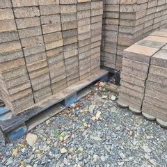 garden pavers +border stones 1140 pavers roughly 38sq meters