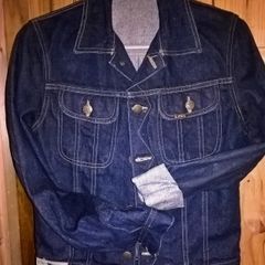 Lois Denim Jacket and dark jeans