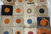 16x Elvis Presley 7" singles