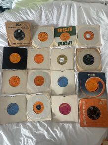 16x Elvis Presley 7" singles