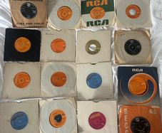 16x Elvis Presley 7" singles