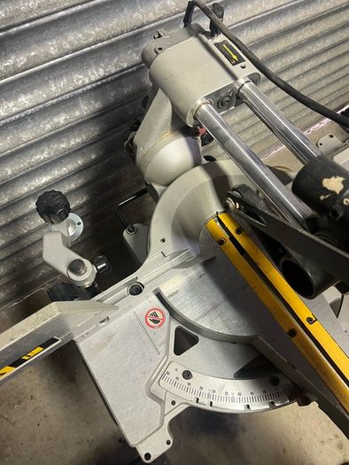 Dewalt miter saw