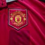 Manchester United 2022/3 home shirt size Large Image 4