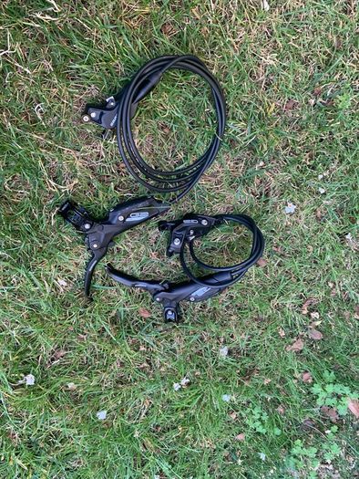 Pair SRAM G2R hydraulic mtb brakes