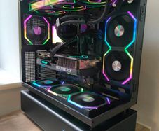 Brand New Gaming Pc, Rtx 5070ti, 9800x3d, 64gb Ddr5, 2tb Ssd