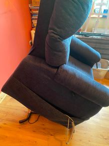 electric rise and recline pride chair