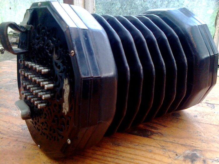 Lachenal "Edeophone" 56-key English system concertina