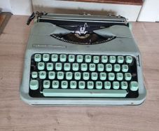 Hermes Baby / Rocket 1960's Vintage Manual Typewriter with Case
