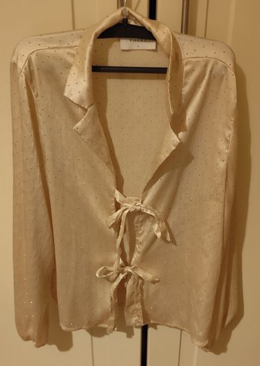 Blouse . Size M