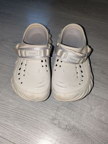 Beige Crocs Echo
