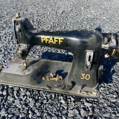 Pfaff Model 30 sewing machine