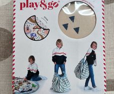 Toy storage bag and playmat