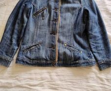 Vintage denim cotton faux fur warm lined jacket with three pockets in very good condition see last three photos for exact measurements FREE STANDARD POSTAGE INCLUDED
